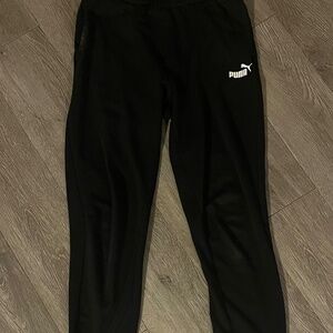 Puma Joggers Sweatpants. Kids 14-16. Black
